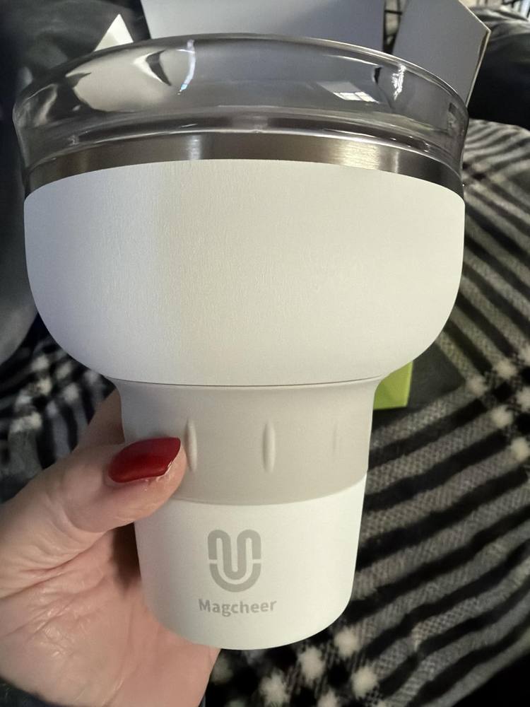 Customer photo of a white Magcheer cocktail tumbler