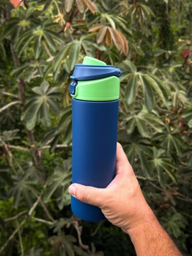 Magnetic Water Bottle with Phone Holder photo review